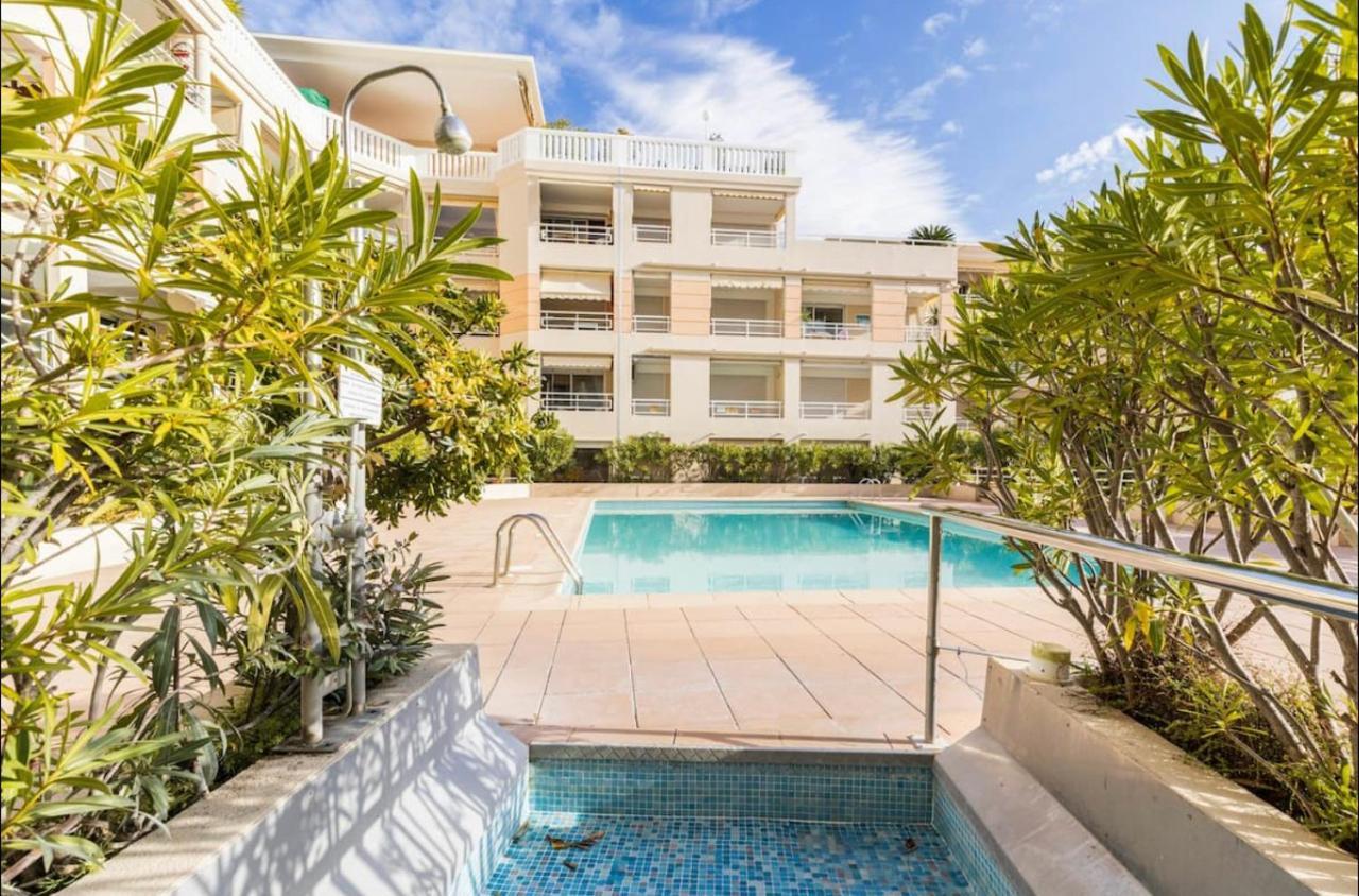 Port Azur Apartment Vallauris Bagian luar foto